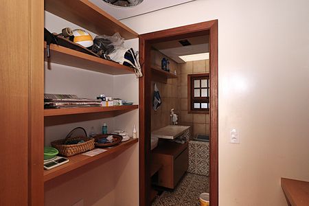 Casa à venda com 400m², 4 quartos e 2 vagasÁrea de Serviço - Dispensa