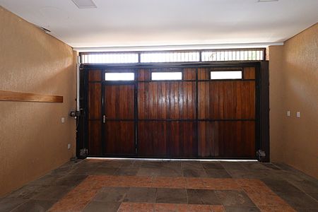 Casa à venda com 400m², 4 quartos e 2 vagasGaragem