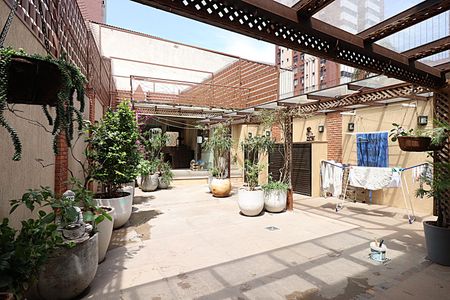 Casa à venda com 400m², 4 quartos e 2 vagasQuintal