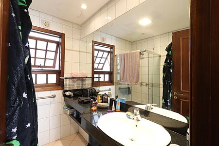 Casa à venda com 400m², 4 quartos e 2 vagasSuíte 2 Banheiro