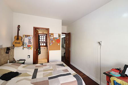 Casa à venda com 400m², 4 quartos e 2 vagasSuíte 2