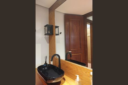 Casa à venda com 400m², 4 quartos e 2 vagas Casa à venda com 400m², 4 quartos e 2 vagasBanheiro 4