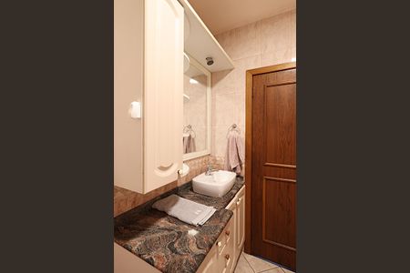 Casa à venda com 400m², 4 quartos e 2 vagasBanheiro  do Corredor