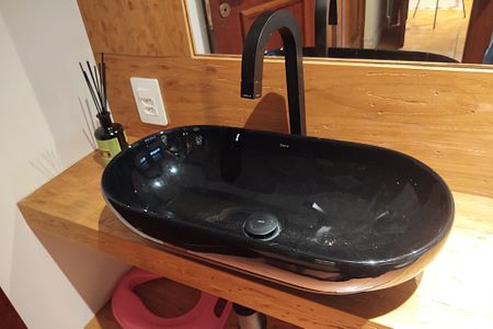 Casa à venda com 400m², 4 quartos e 2 vagas Casa à venda com 400m², 4 quartos e 2 vagasBanheiro 4