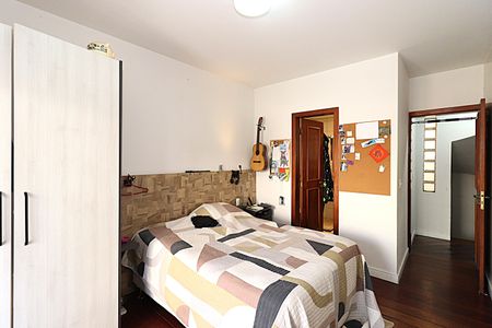 Casa à venda com 400m², 4 quartos e 2 vagasSuíte 2