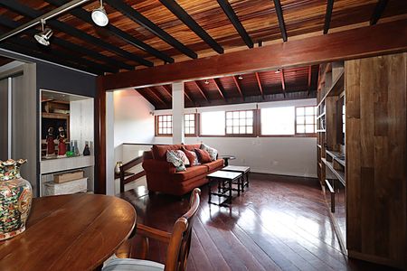 Casa à venda com 400m², 4 quartos e 2 vagasMezanino