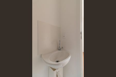 Banheiro Social de kitnet/studio para alugar com 1 quarto, 16m² em Itaquera, São Paulo