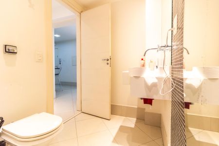 Apartamento à venda com 126m², 1 quarto e 1 vaga Apartamento à venda com 126m², 1 quarto e 1 vagaBanheiro