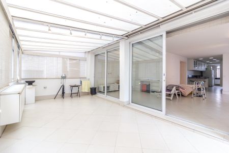 Apartamento à venda com 126m², 1 quarto e 1 vaga Apartamento à venda com 126m², 1 quarto e 1 vagaVaranda