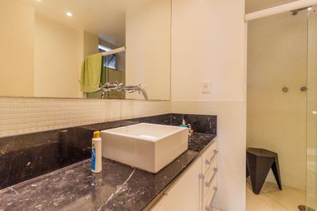 Apartamento à venda com 126m², 1 quarto e 1 vaga Apartamento à venda com 126m², 1 quarto e 1 vagaBanheiro da Suíte