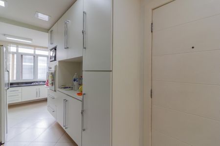 Apartamento à venda com 126m², 1 quarto e 1 vaga Apartamento à venda com 126m², 1 quarto e 1 vagaCozinha e Área de Serviço