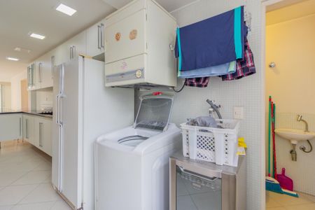 Apartamento à venda com 126m², 1 quarto e 1 vaga Apartamento à venda com 126m², 1 quarto e 1 vagaCozinha e Área de Serviço