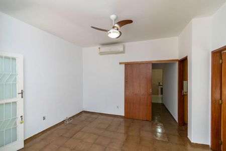 Sala de casa para alugar com 3 quartos, 150m² em Olaria, Rio de Janeiro