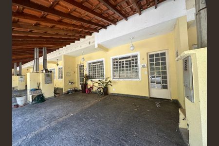 Casa para alugar com 65m², 2 quartos e 1 vagaFachada