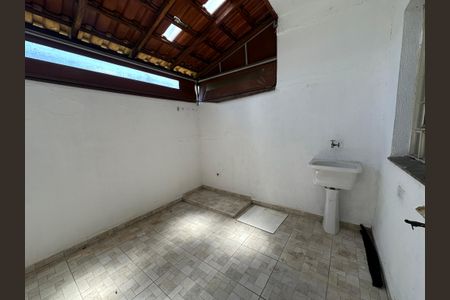 Casa para alugar com 65m², 2 quartos e 1 vagaÁrea de Serviço