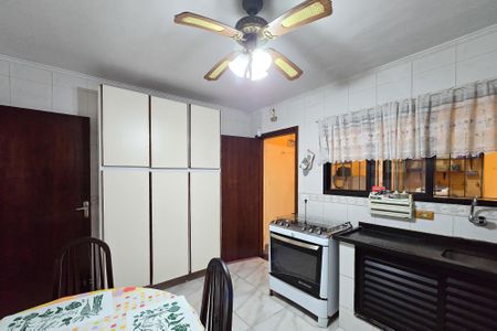 Casa à venda com 160m², 3 quartos e 2 vagas Casa à venda com 160m², 3 quartos e 2 vagasCozinha