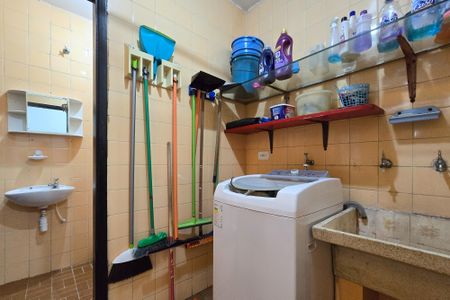 Casa à venda com 160m², 3 quartos e 2 vagas Casa à venda com 160m², 3 quartos e 2 vagasÁrea de Serviço