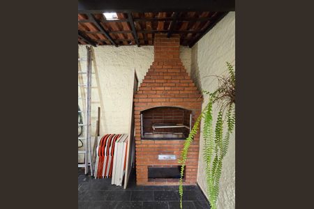 Casa à venda com 160m², 3 quartos e 2 vagas Casa à venda com 160m², 3 quartos e 2 vagasÁrea - Churrasqueira