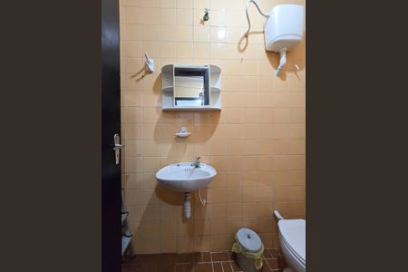 Casa à venda com 160m², 3 quartos e 2 vagas Casa à venda com 160m², 3 quartos e 2 vagasBanheiro de serviço