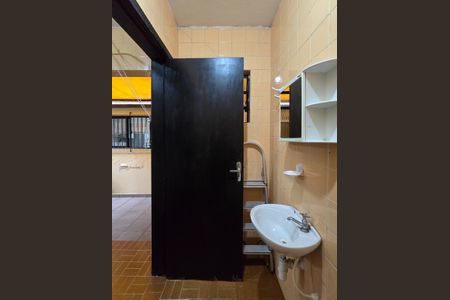 Casa à venda com 160m², 3 quartos e 2 vagas Casa à venda com 160m², 3 quartos e 2 vagasBanheiro de serviço