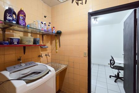 Casa à venda com 160m², 3 quartos e 2 vagas Casa à venda com 160m², 3 quartos e 2 vagasÁrea de Serviço