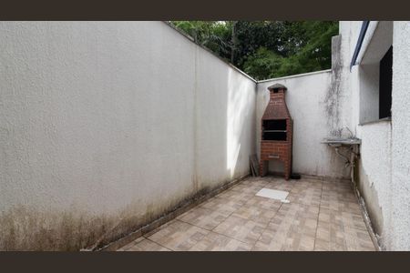 Casa de condomínio à venda com 58m², 2 quartos e 2 vagas Casa de condomínio à venda com 58m², 2 quartos e 2 vagasÁrea comum - Churrasqueira