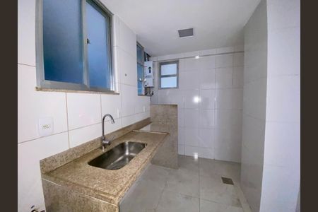 Apartamento para alugar com 60m², 3 quartos e sem vaga Apartamento para alugar com 60m², 3 quartos e sem vagaCozinha e Área de Serviço
