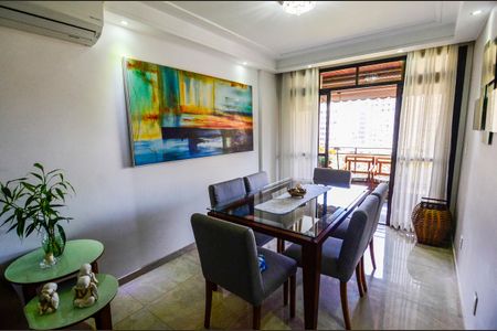 Apartamento à venda com 120m², 3 quartos e 2 vagasSala