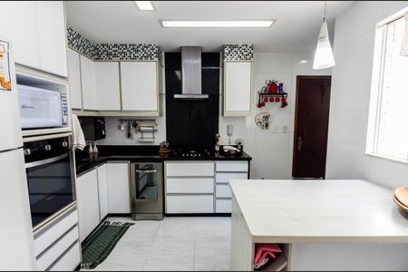 Apartamento à venda com 120m², 3 quartos e 2 vagasCozinha