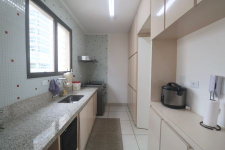 Apartamento para alugar com 155m², 4 quartos e 1 vaga Apartamento para alugar com 155m², 4 quartos e 1 vagaCozinha