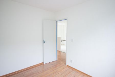 Quarto 1 de apartamento para alugar com 2 quartos, 50m² em Caiapos, Contagem