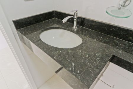 Apartamento para alugar com 40m², 2 quartos e sem vaga Apartamento para alugar com 40m², 2 quartos e sem vagaBanheiro