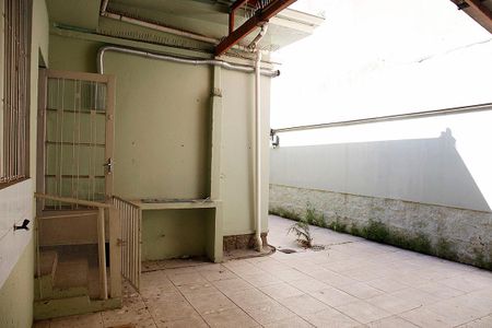 Casa à venda com 140m², 3 quartos e 4 vagasPátio / Área de Serviço