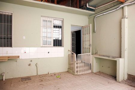 Casa à venda com 140m², 3 quartos e 4 vagasPátio / Área de Serviço