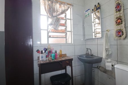 Casa à venda com 168m², 3 quartos e 3 vagasBanheiro 2