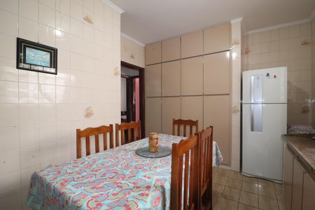 Casa à venda com 168m², 3 quartos e 3 vagasCozinha