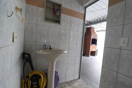 Casa à venda com 168m², 3 quartos e 3 vagasBanheiro 3