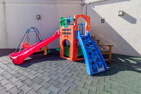 Apartamento à venda com 48m², 2 quartos e 1 vaga Apartamento à venda com 48m², 2 quartos e 1 vagaÁrea comum - Playground