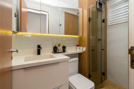 Apartamento à venda com 48m², 2 quartos e 1 vaga Apartamento à venda com 48m², 2 quartos e 1 vagaBanheiro