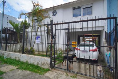 Casa à venda com 300m², 4 quartos e 5 vagasFachada