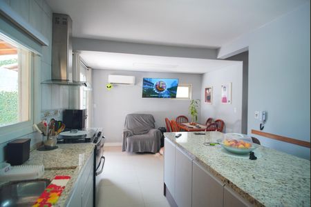 Casa à venda com 300m², 4 quartos e 5 vagasCozinha