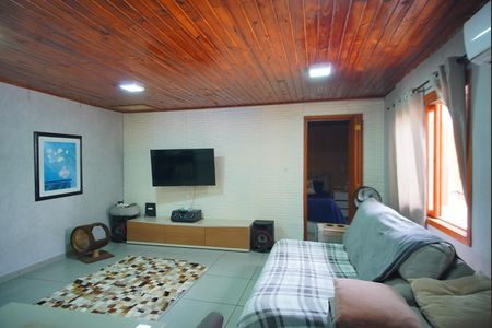Casa à venda com 300m², 4 quartos e 5 vagasSala - Cozinha