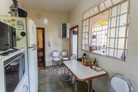 Casa à venda com 269m², 3 quartos e 3 vagasCozinha