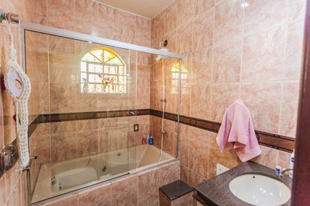 Casa à venda com 269m², 3 quartos e 3 vagasBanheiro da Suíte