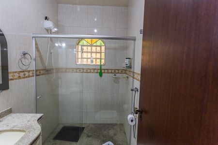 Casa à venda com 269m², 3 quartos e 3 vagasBanheiro Social