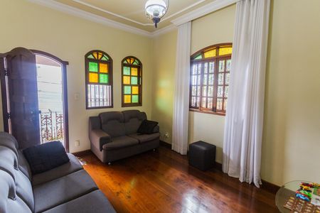 Casa à venda com 269m², 3 quartos e 3 vagasSala 1