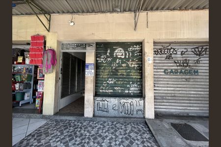 Apartamento para alugar com 75m², 2 quartos e sem vagaFachada + placa