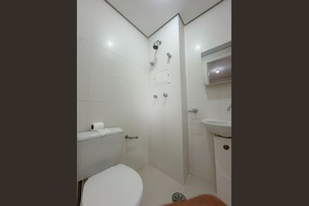 Apartamento à venda com 240m², 4 quartos e 4 vagas Apartamento à venda com 240m², 4 quartos e 4 vagasBanheiro de Serviço