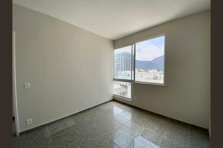 Apartamento à venda com 133m², 3 quartos e 2 vagasQUARTO 3