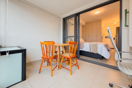 Studio para alugar com 29m², 1 quarto e sem vaga Studio para alugar com 29m², 1 quarto e sem vagaVaranda